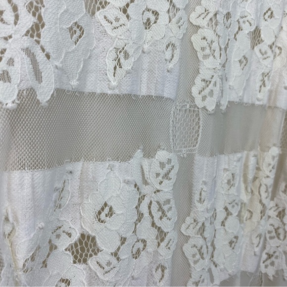 Astr • Ivory Lace Romper - Picture 10 of 13